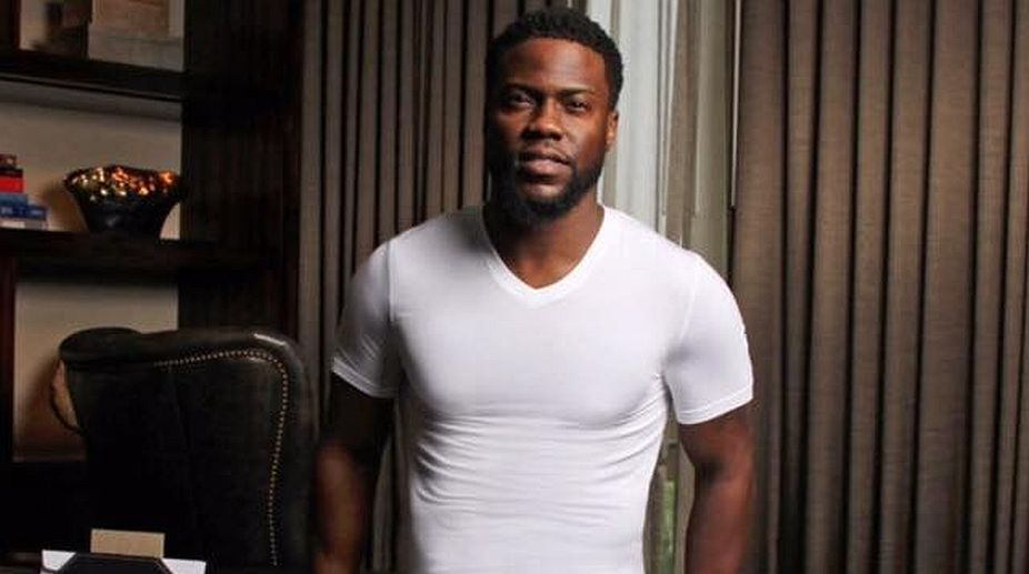 Kevin Hart urges donations for hurricane Harvey victims