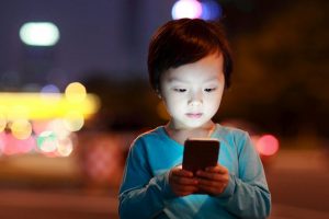 Parents heavily reliant on phones when tending to kids at home