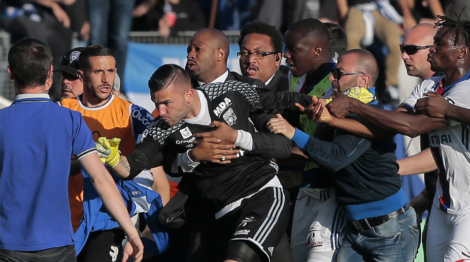 Ligue 1: Bastia-Lyon tie abandoned after home fans attack away team
