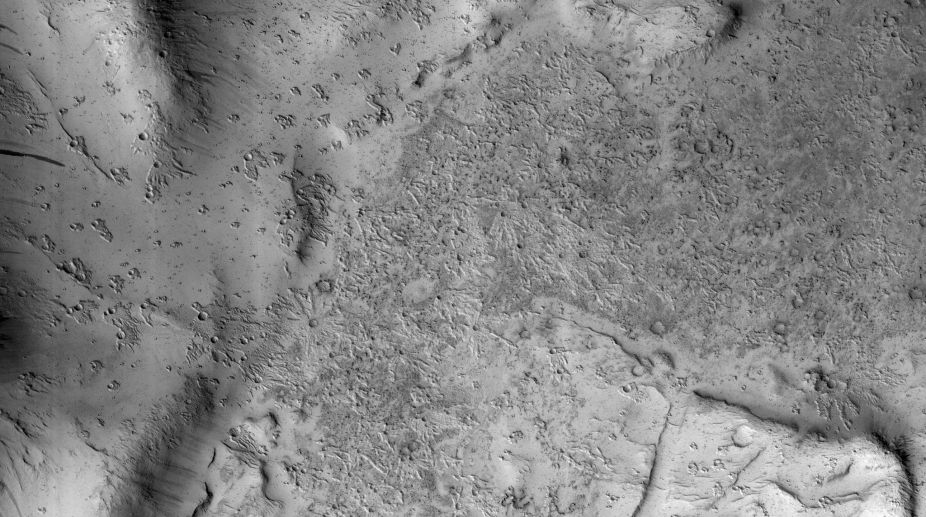NASA orbiter spots strange secondary crater on Mars