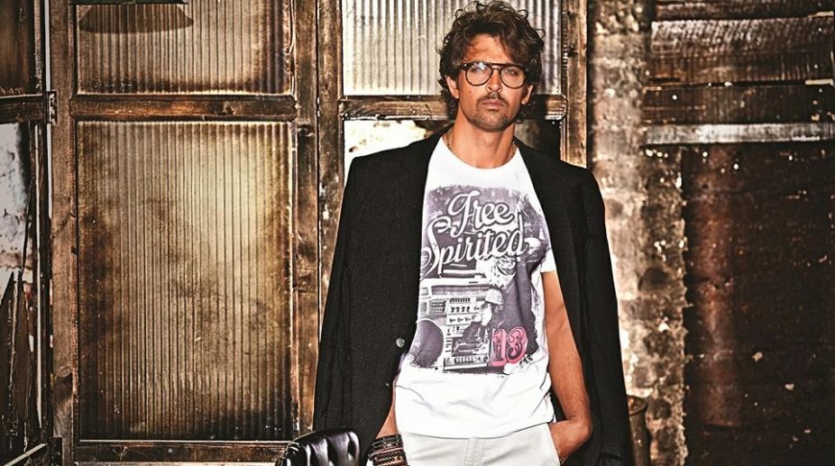 Hrithik Roshan proud of his mother for beating aquaphobia