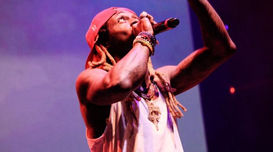Lil Wayne storms off stage during performance