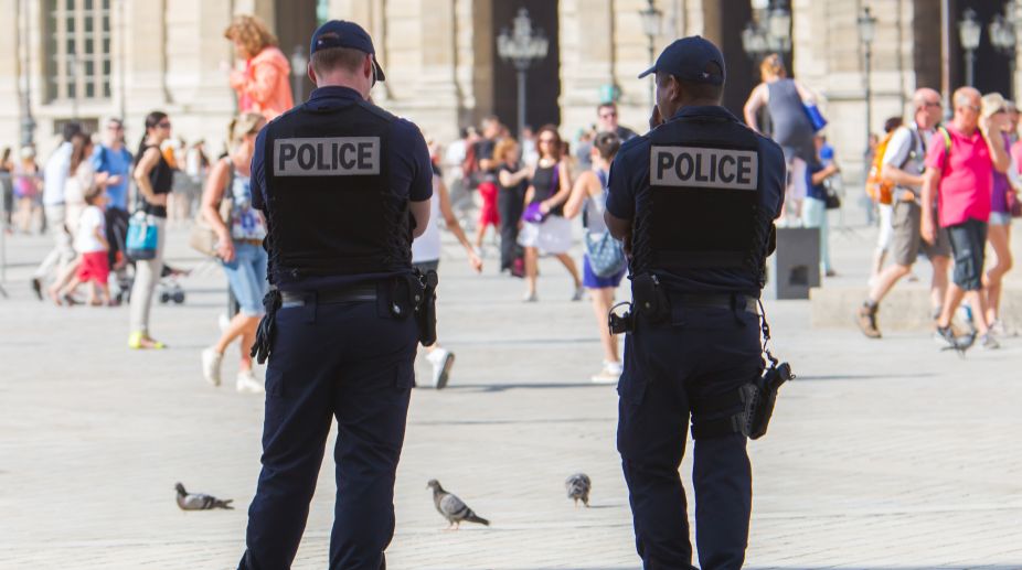 2 policemen injured in French island shooting