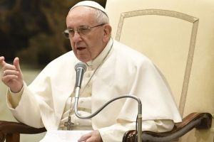 Pope lauds parents who strive to ‘live in love’