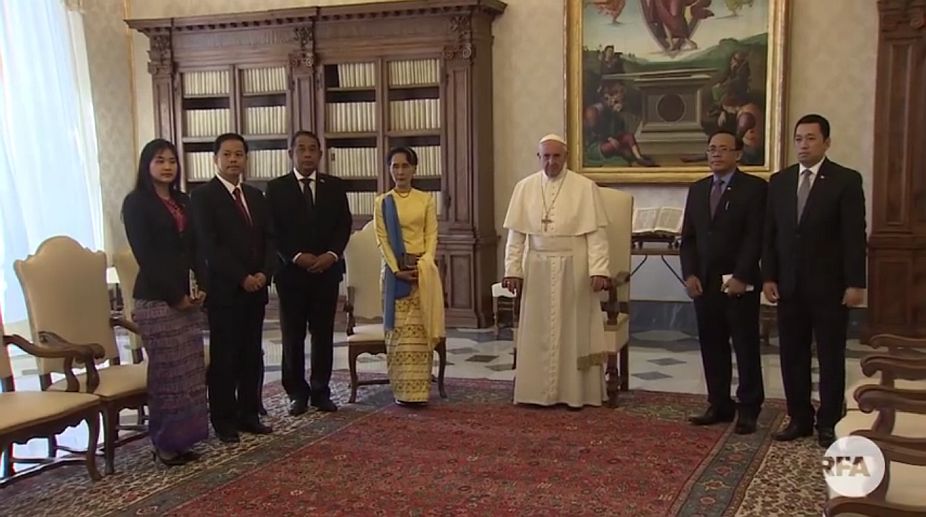 Aung San Suu Kyi meets Pope