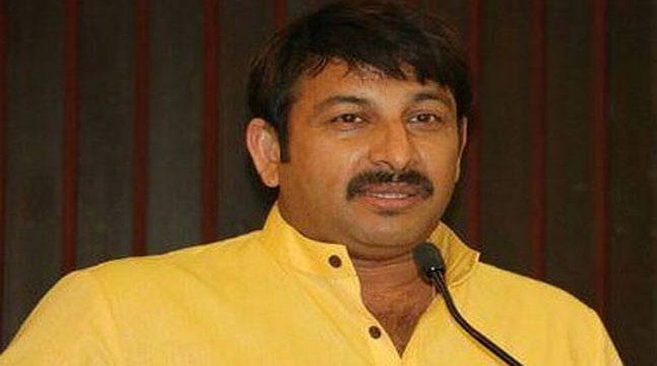 AAP workers raised provocative slogans outside mosque: Manoj Tiwari