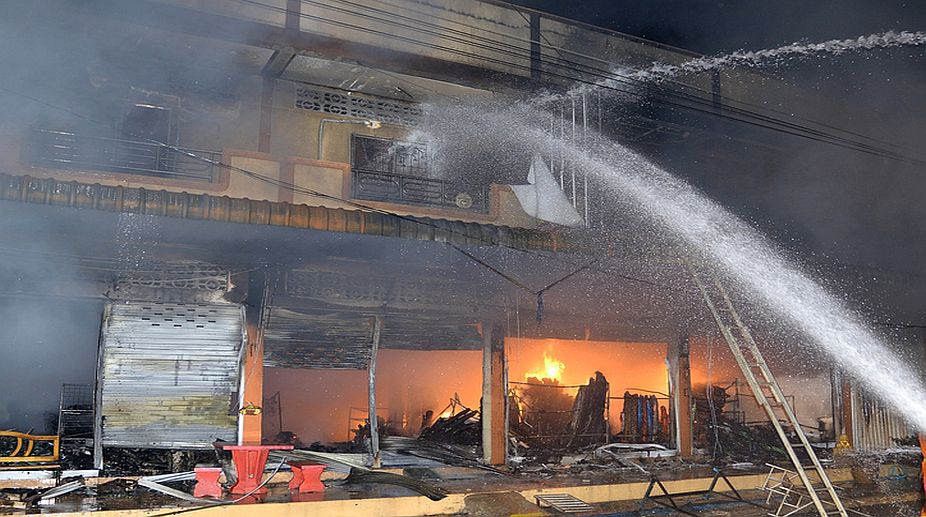 Fire at Kashmiri Gate area