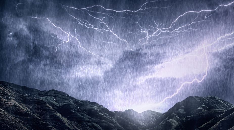 Lightning more powerful over ocean than land