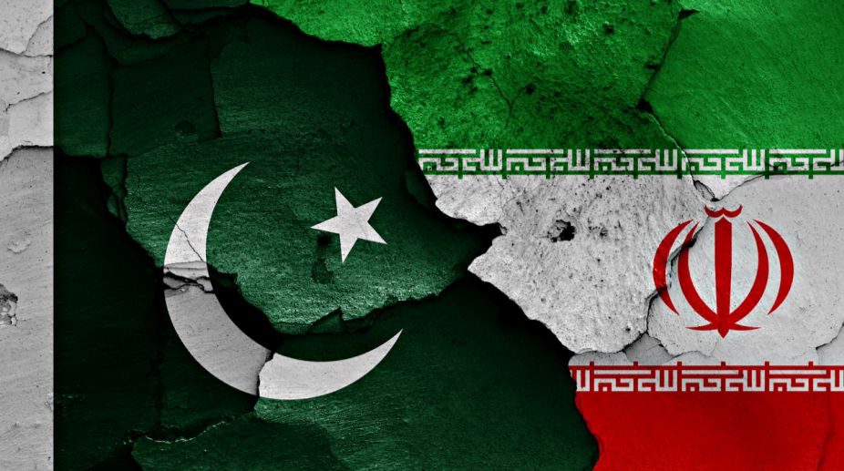 Iran, Pakistan discuss defence ties amid US threats