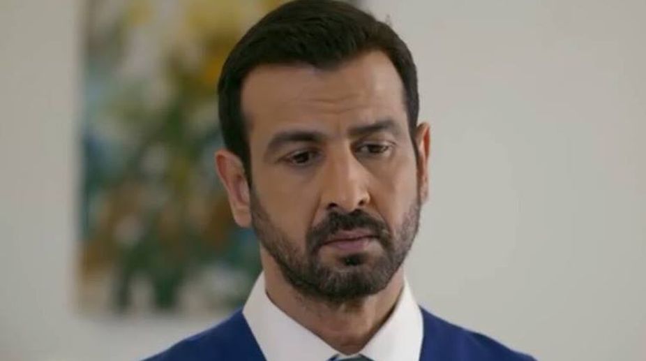 Working with Big B matter of pride, honour: Ronit Roy