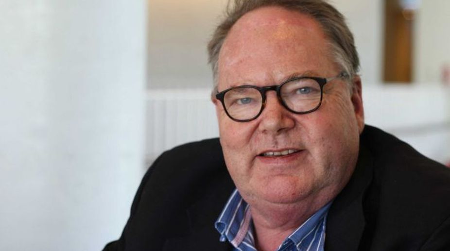 Tributes pour in as ABC journalist Mark Colvin dies at 65
