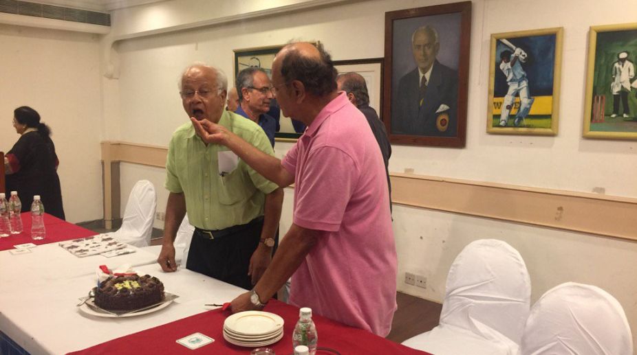Nandu Natekar’s 84th birthday celebrated by Legends’ Club
