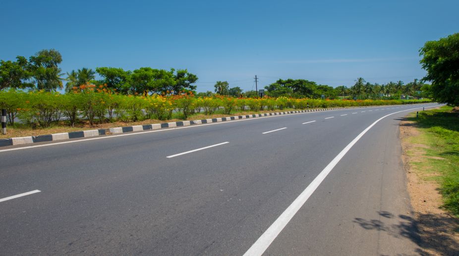 Centre to spend Rs.11,000 cr on roads in Naxal-affected districts