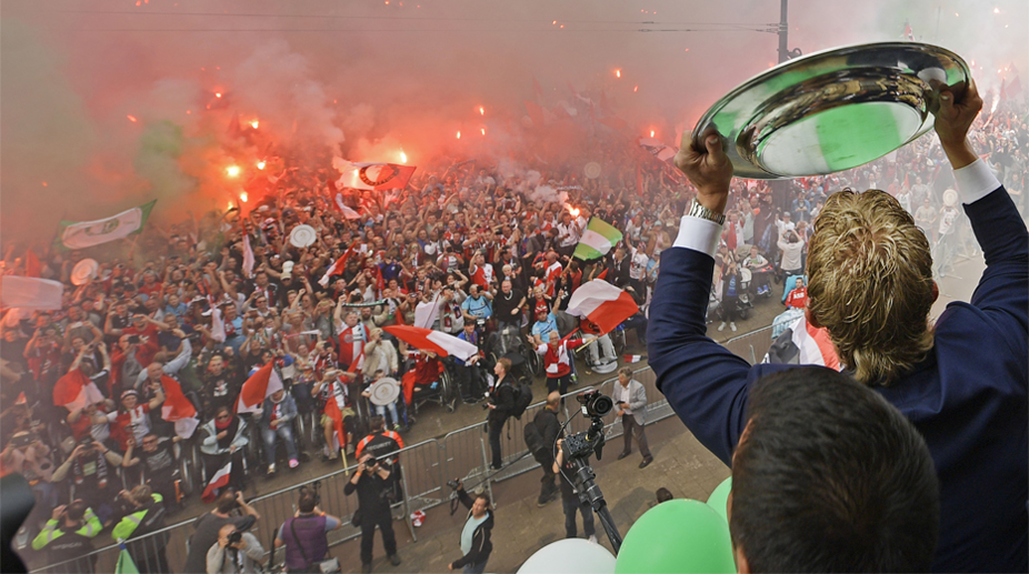 Feyenoord celebrate long-awaited Dutch title with fans in Rotterdam