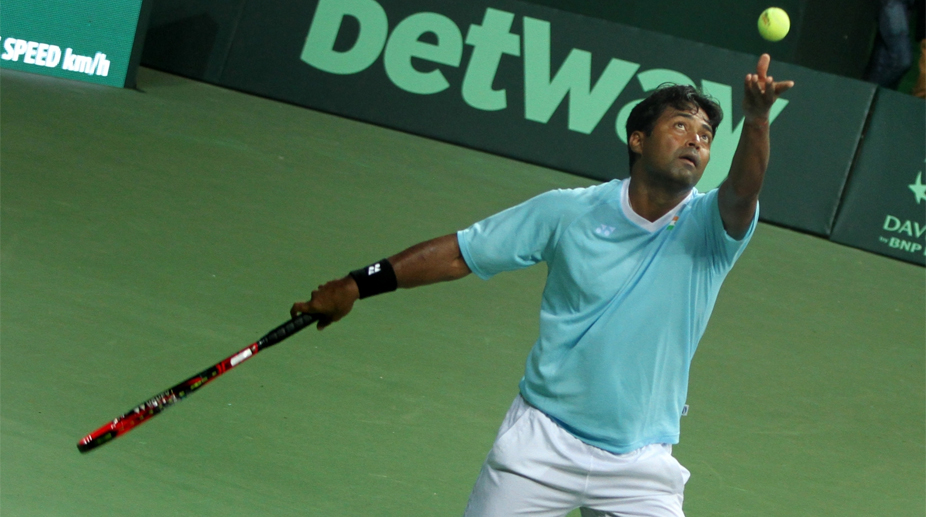 Paes-Raja reaches quarters in Knoxville, Sharan knocked out