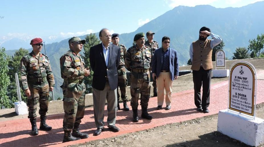 Jaitley visits LoC in Kashmir’s Rampur sector, hails jawans for showing grit