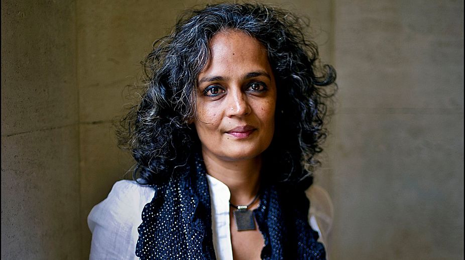 SC stays criminal contempt proceedings against Arundhati Roy