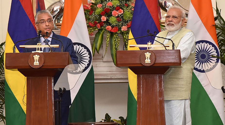 India extends $500 m credit line to Mauritius