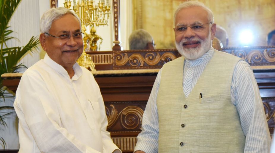 Modi, Nitish share stage for first time after mending ways