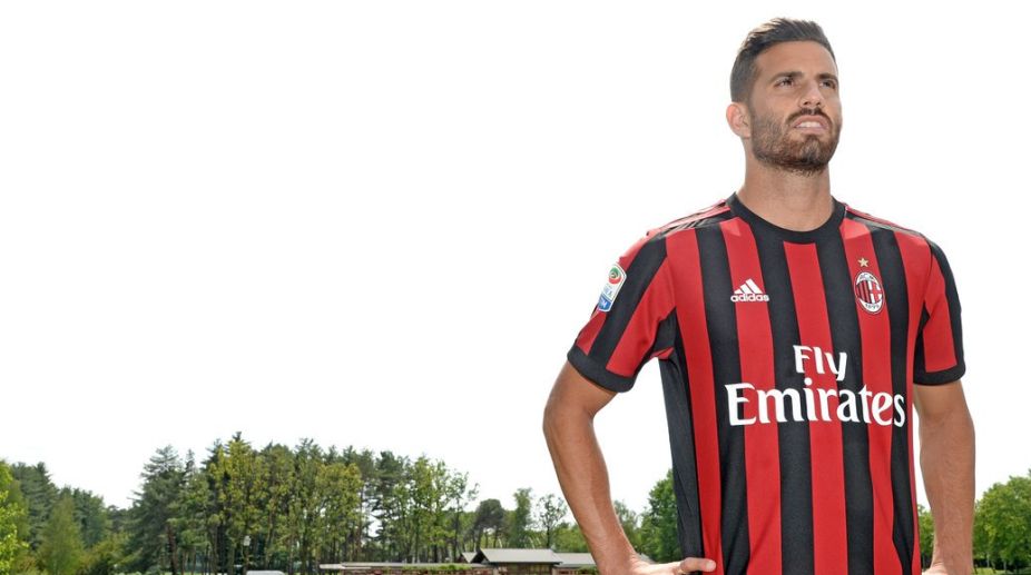 AC Milan sign defender Mateo Musacchio from Villarreal