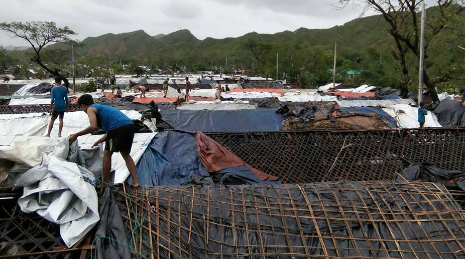 Cyclone Cempaka kills at least 19 in Indonesia