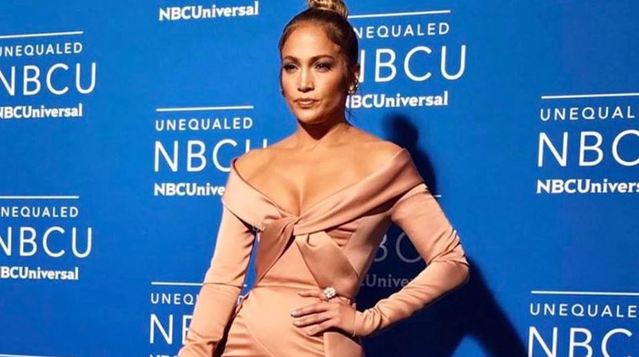 Jennifer Lopez forces beau to fire female staffers
