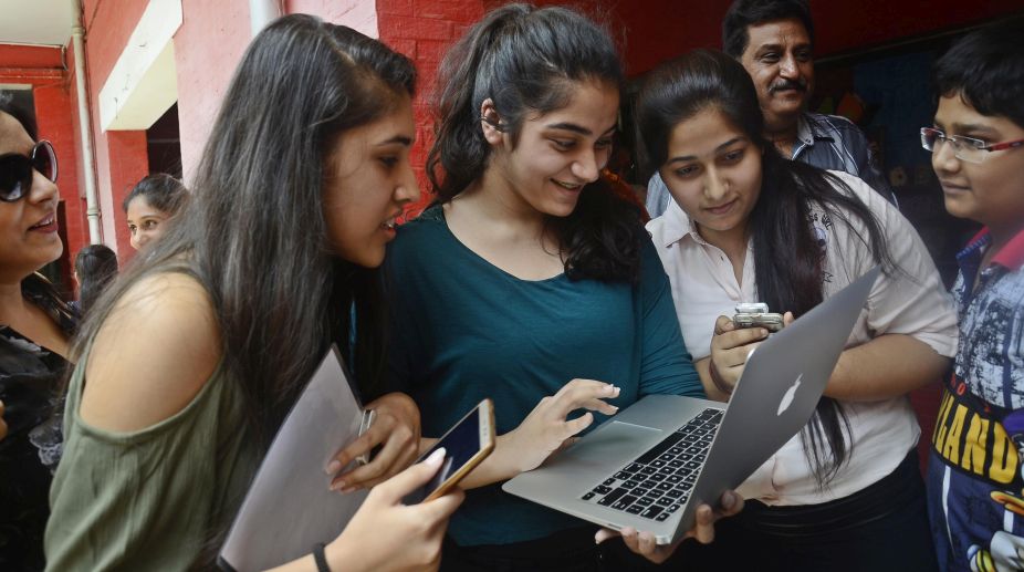 SC halts counselling, admissions to IITs under JEE-Advanced