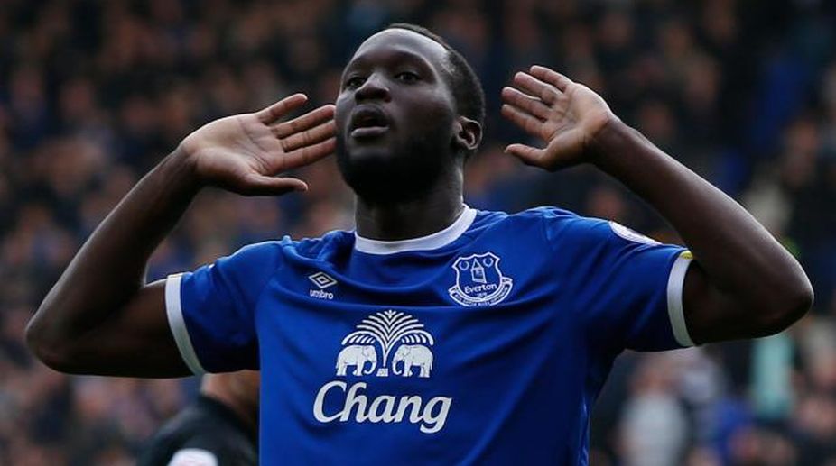 Manchester United agree fee with Everton for Romelu Lukaku