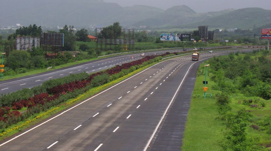 Around Rs.7 lakh cr to be spent on building roads by 2021-22
