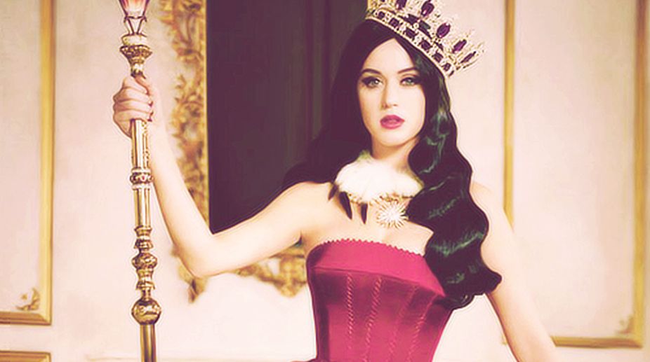Katy Perry flashes derriere during live stream