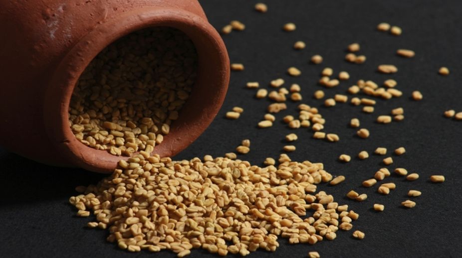 Get rid of dandruff with fenugreek seeds