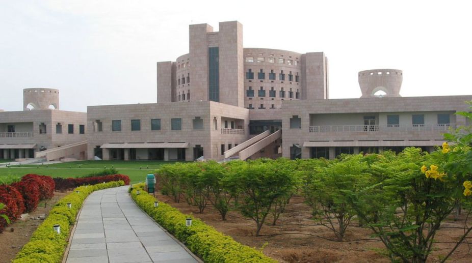 ISB students get 1,113 job offers; Rs. 22 Lakh average salary
