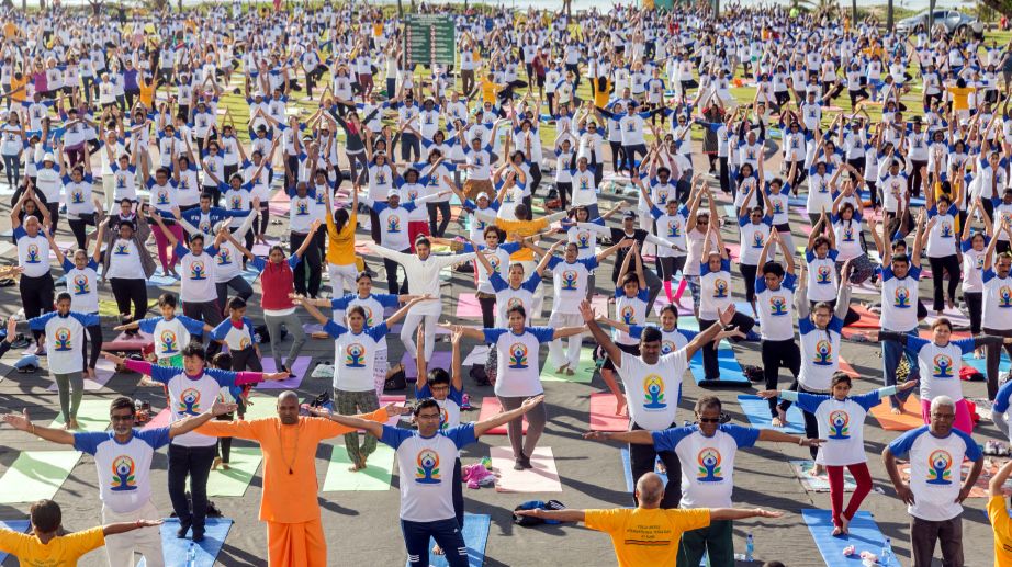 Over 1200 yoga enthusiasts perform ‘asanas’ in South Africa