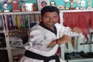 Martial arts champion arrested with 17 pistols