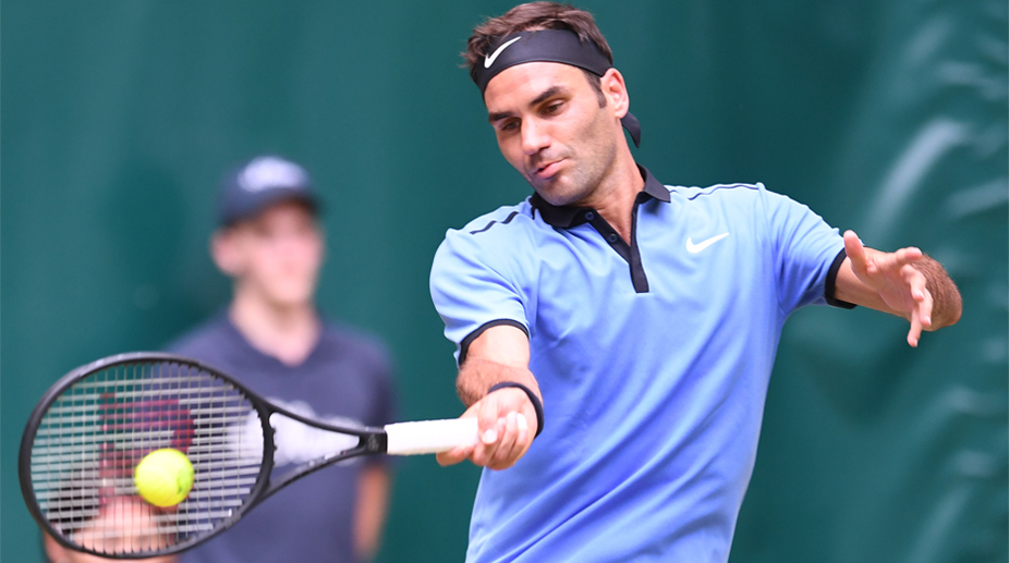 Halle Open: Roger Federer tames Florian Mayer
