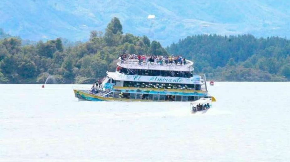 Nine dead, 28 missing in Colombia tourist boat sinking