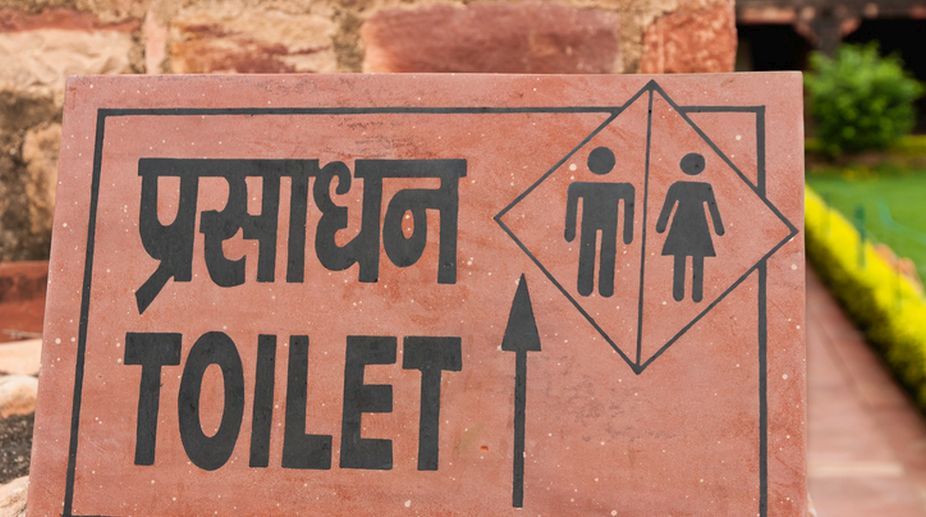 Urinating in open costs junior engineer Rs. 5,000