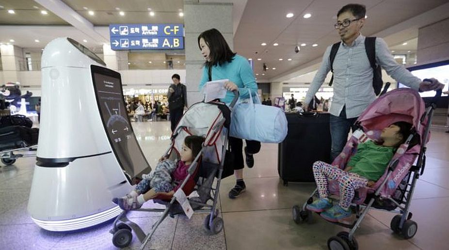 Robots to aid tourists, clean floors at South Korean airport