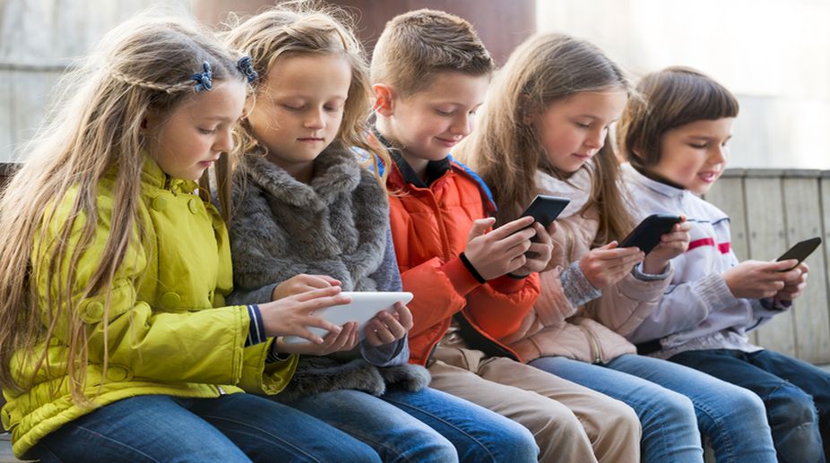 Help your kids to be away from gadget mania