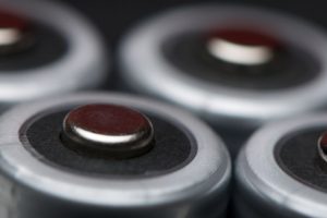 Tesla to install world’s largest lithium ion battery