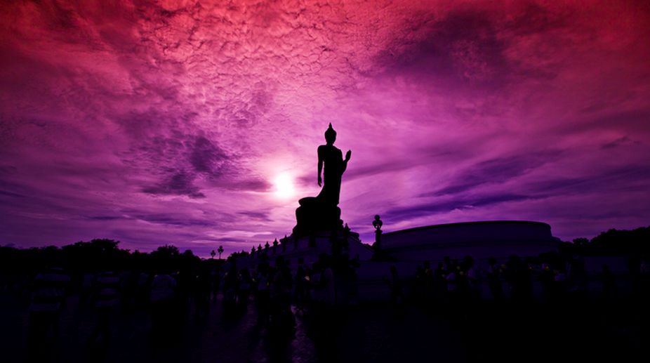 Hail the teacher with text messages this Guru Purnima