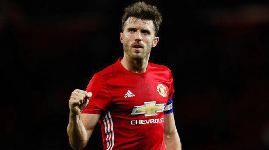 Manchester United name Michael Carrick captain