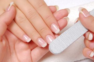 Easy do-it-yourself manicure