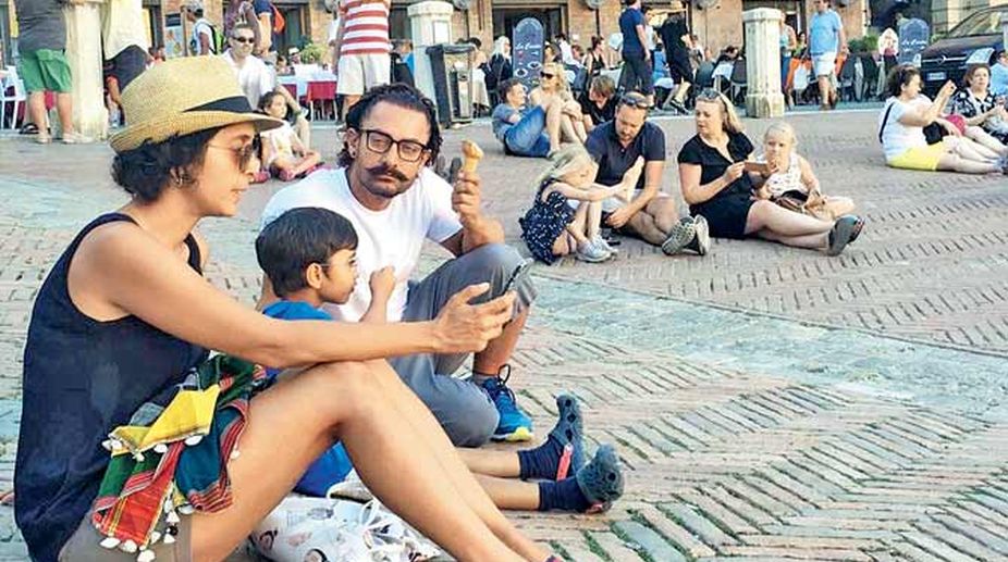 Aamir’s silent getaway with his family in Italy!