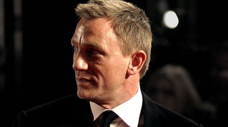 Absolutely Obsessed With Daniel Craig — swing-of-things: Daniel Craig | Daniel  craig james bond, Daniel craig bond, Daniel craig