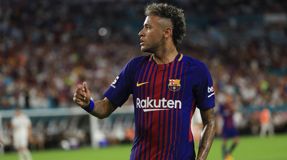 Neymar keeps silence on return to Barcelona