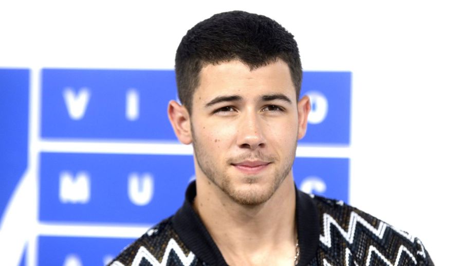Nick Jonas hits back at fan for calling him short