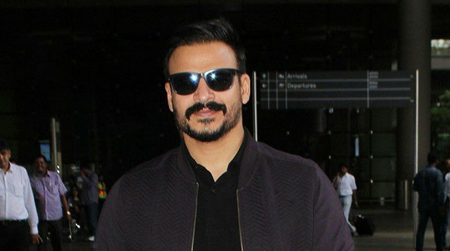 Wanted an intense actor like Vivek Oberoi for ‘Vivegam’