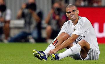Real Madrid defender Pepe injured during match