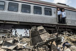 19 killed in Russia train-bus collision